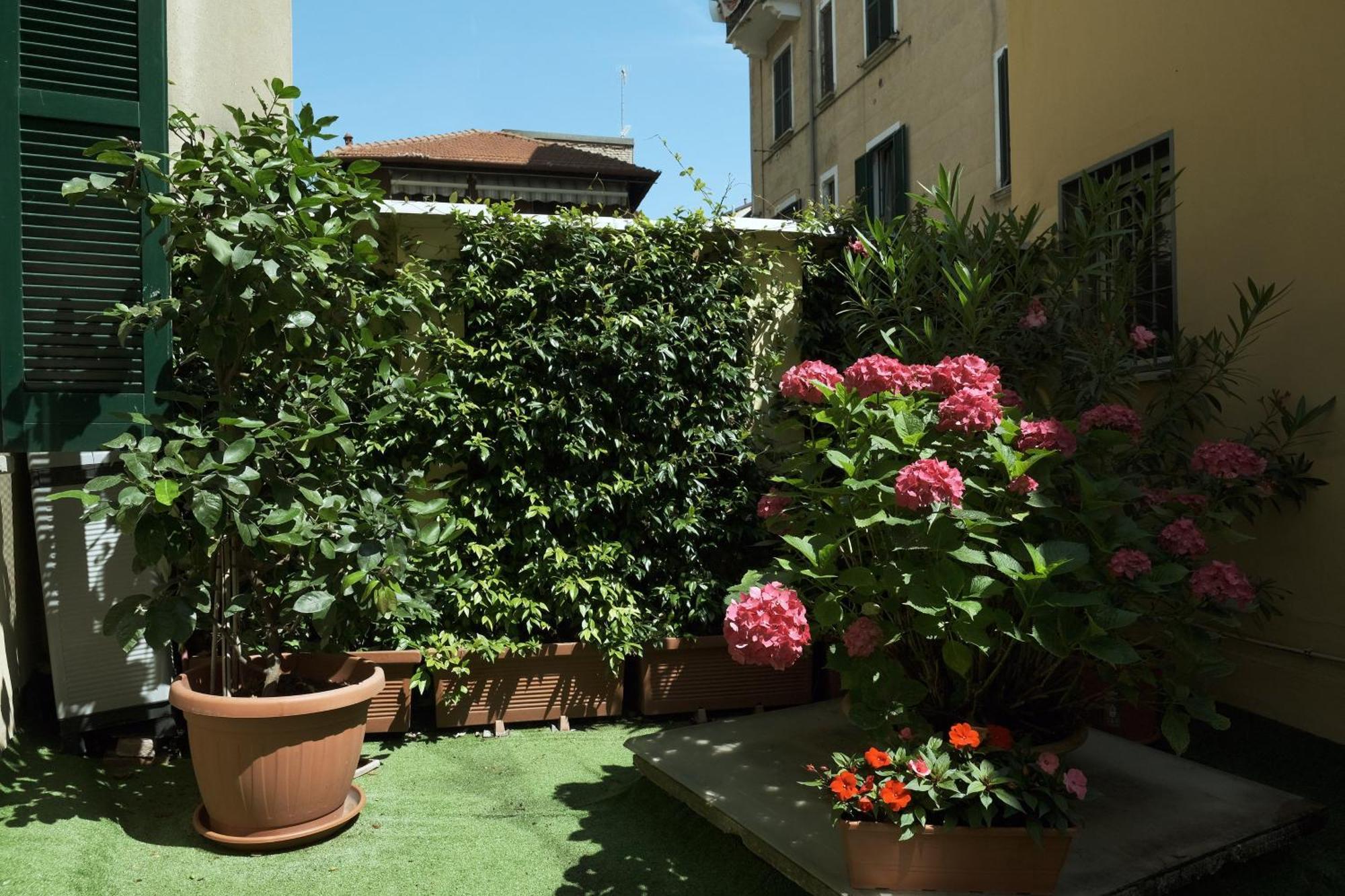 Comecasa Flowery Terraced Apartment Milan Exterior photo