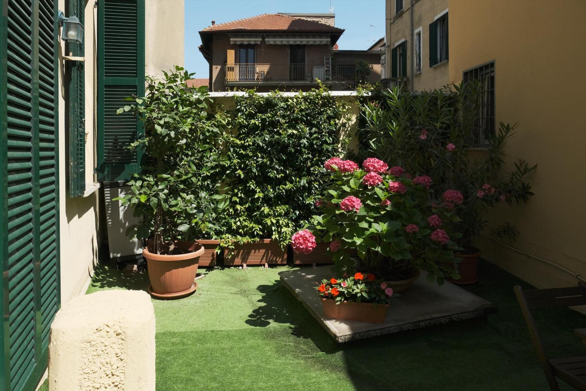 Comecasa Flowery Terraced Apartment Milan Exterior photo