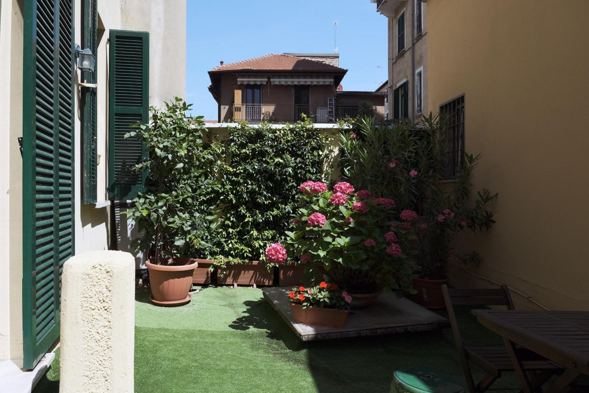 Comecasa Flowery Terraced Apartment Milan Exterior photo